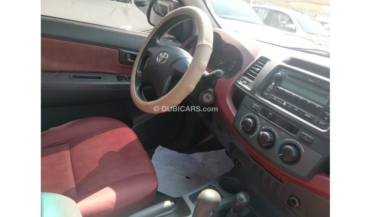 Toyota Hilux PETROL 2.7L AUTOMATIC GEAR LEFT HAND DRIVE