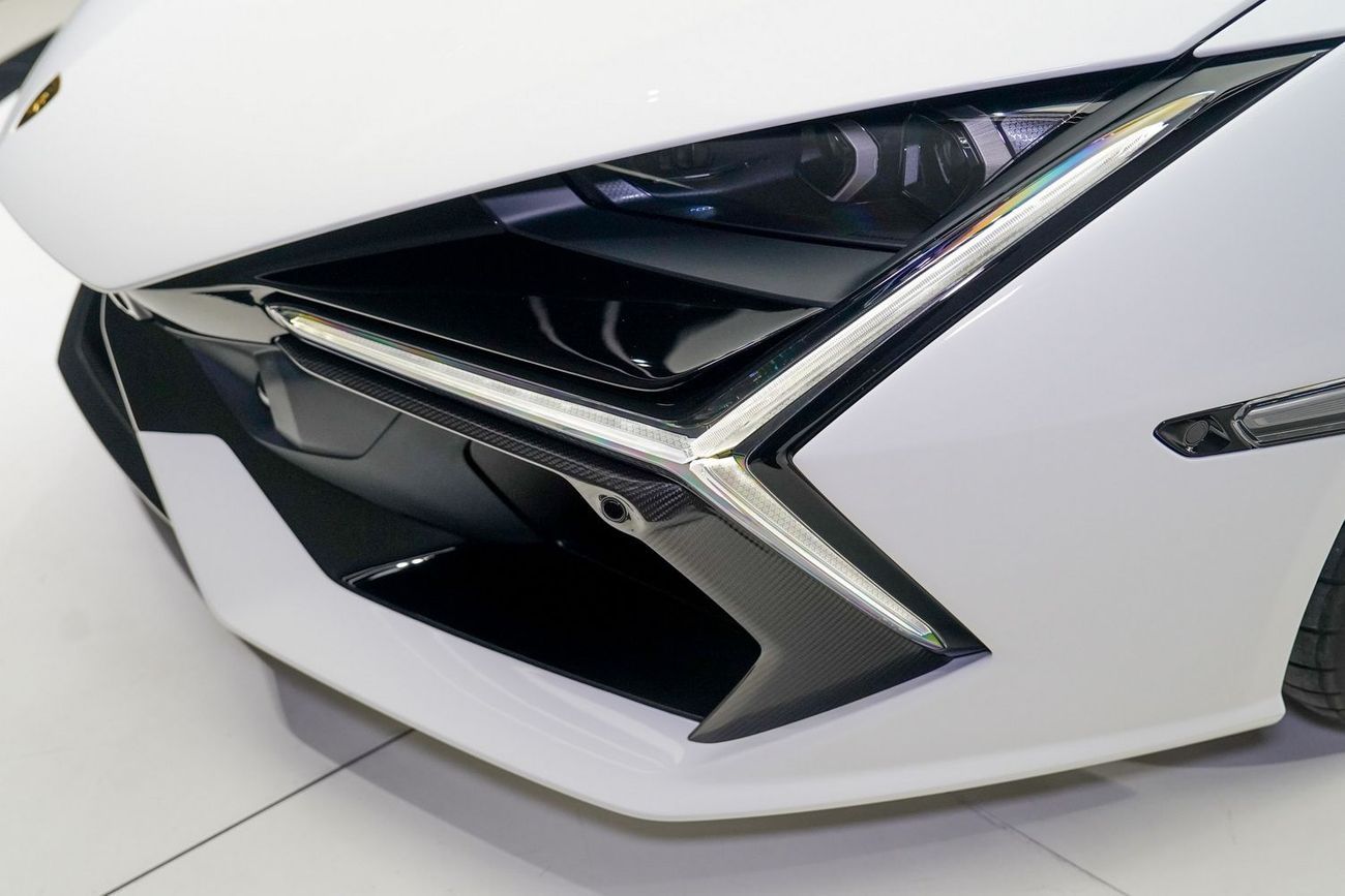 لامبورغيني ريفويلتو 6.5L V12 Hybrid