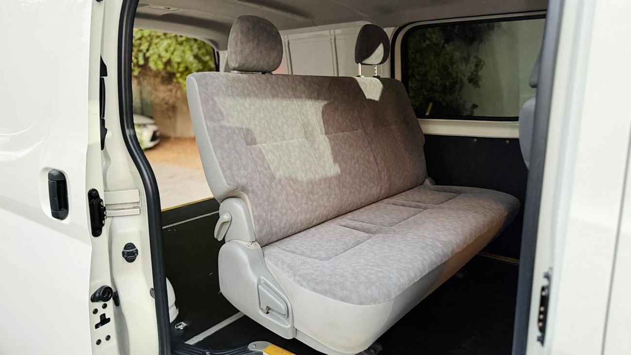 تويوتا هاياس 5 SEATER | BLIND SPOT MONITORING | AUTOMATIC TRANSMISSION | 2.8L DIESEL | STEERING CONTROL SWITCHES 