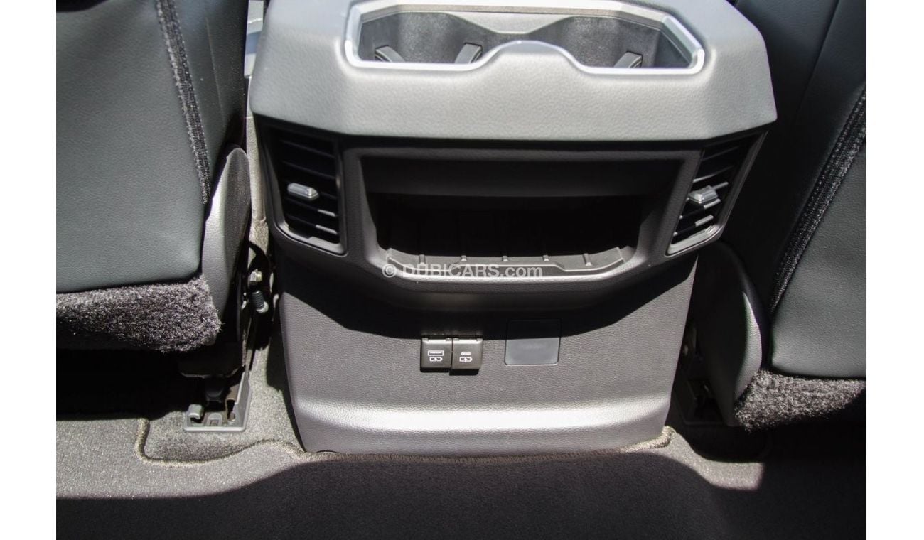 Toyota Tundra Limited CrewMax 2WD. Local Registration + 10%