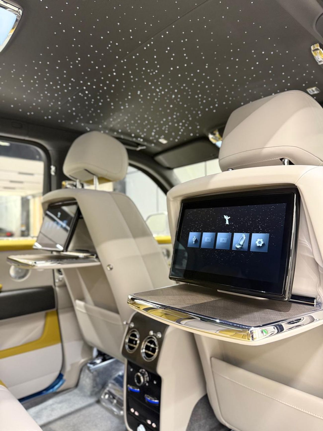 Rolls-Royce Cullinan | Brand New | GCC Specs | 4 Years Warranty & Service | Open Mileage