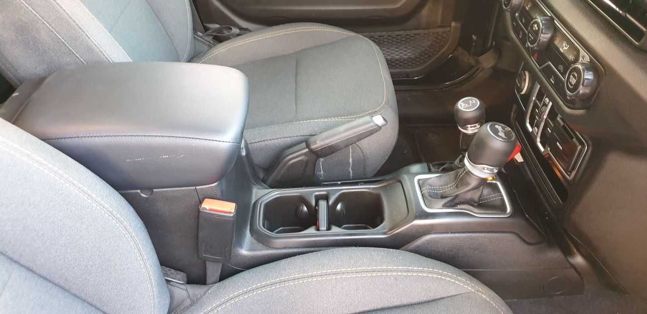 جيب رانجلر Sport S 3.6L A/T 4 seater 4 doors