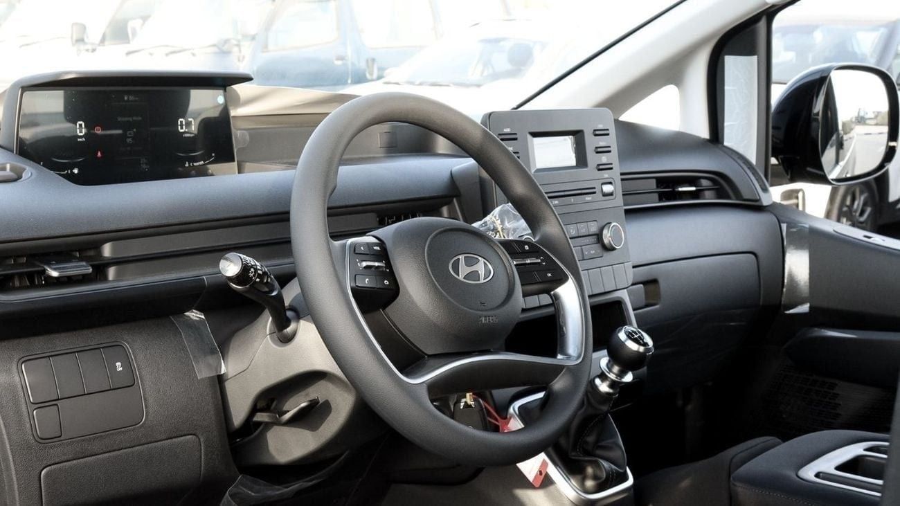 هيونداي ستاريا 2.2 Diesel 11 Seater M/T 2025 MY
