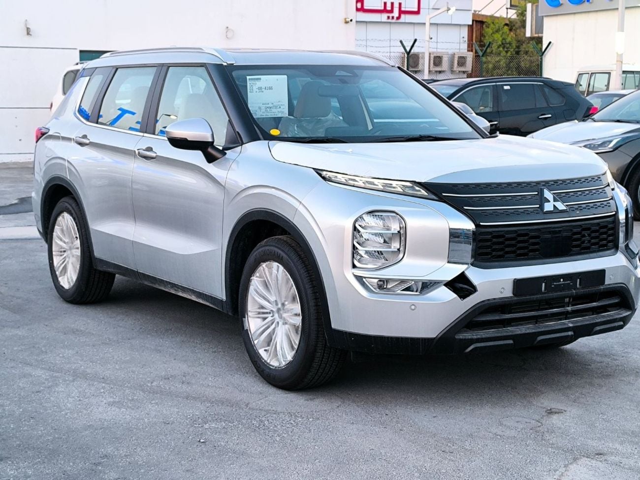 Mitsubishi Outlander GLX MIDLINE OUTLANDER 5P-M-LINE 2.5L SUV FWD 5Doors
