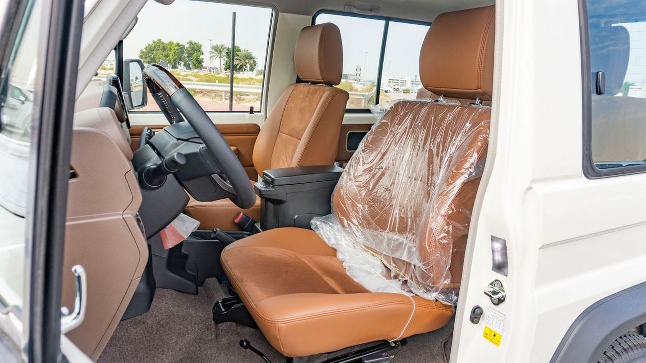 تويوتا لاند كروزر 70 2026 Toyota Land Cruiser LC71 2.8L AT Diesel Full option (White)