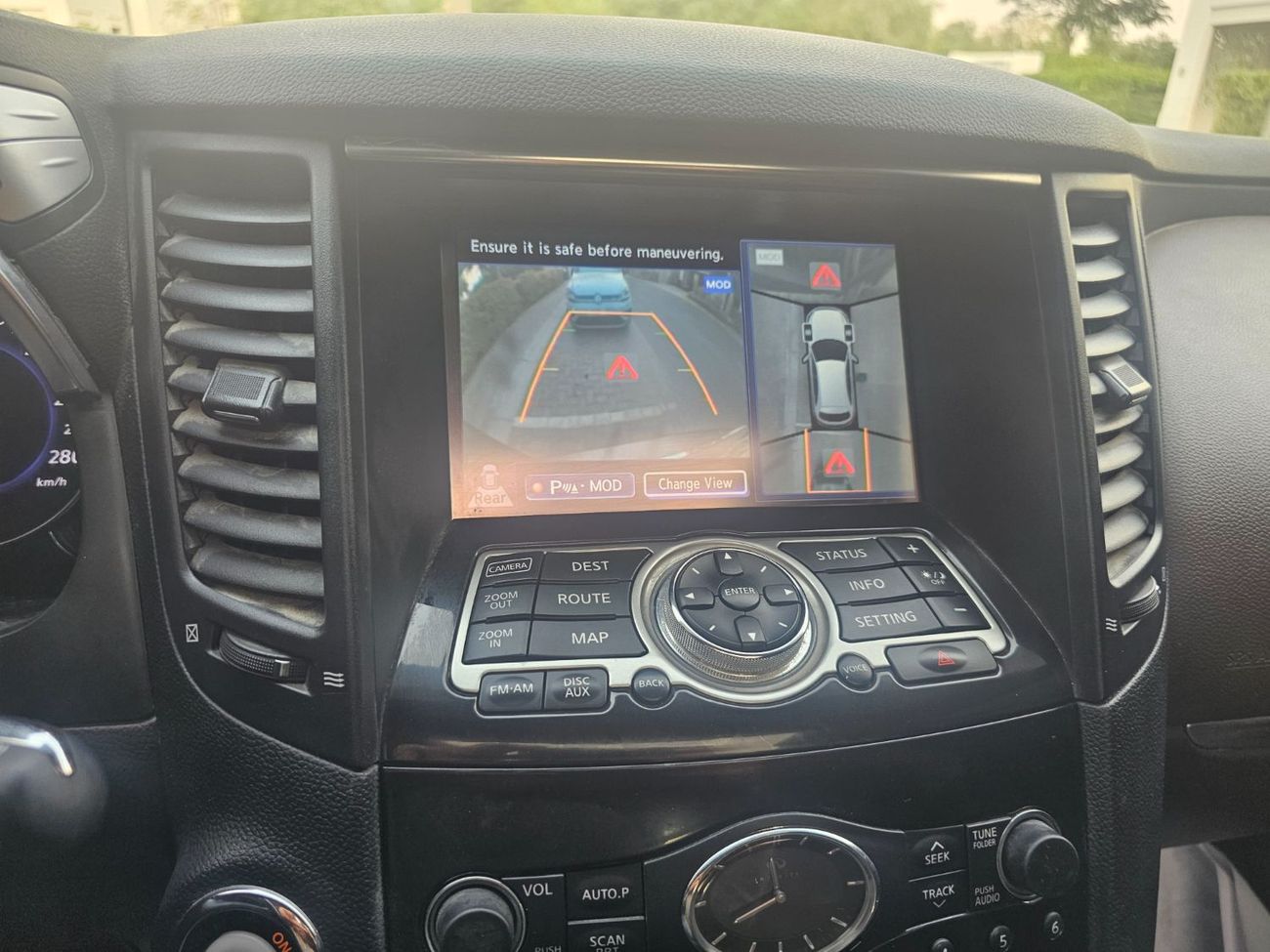 Infiniti QX70 LUXURY