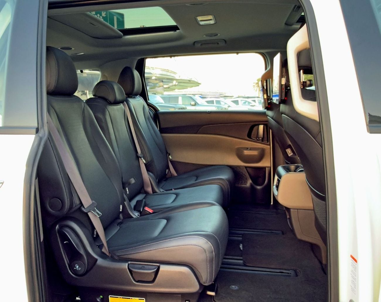 Kia Carnival EX DLX