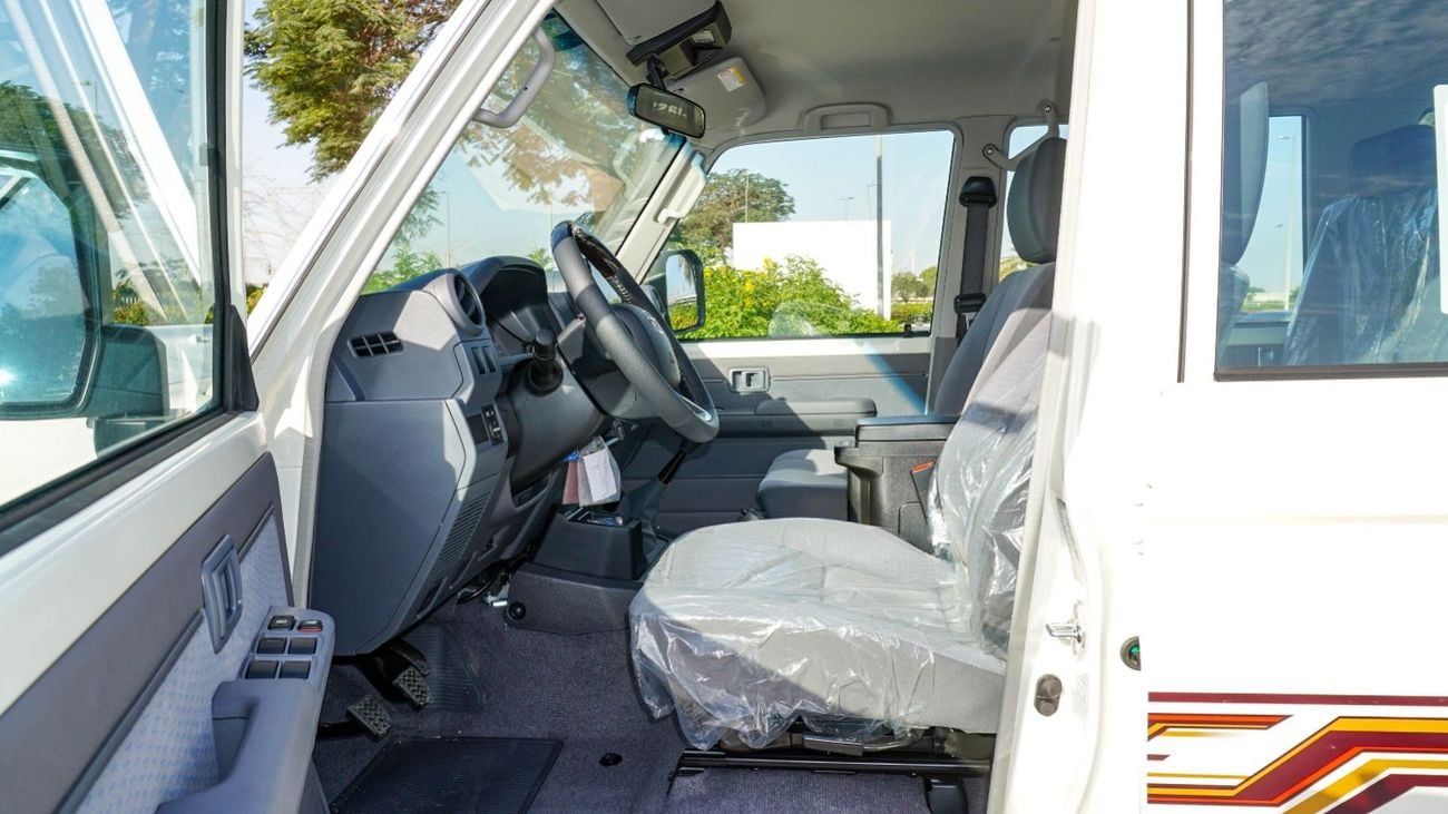 Toyota Land Cruiser 70 LC76 Manual ECTAGR018 - 2026 Toyota LC76 5 Doors Hardtop - 4.0L Petrol Manual - With Snorkel - White