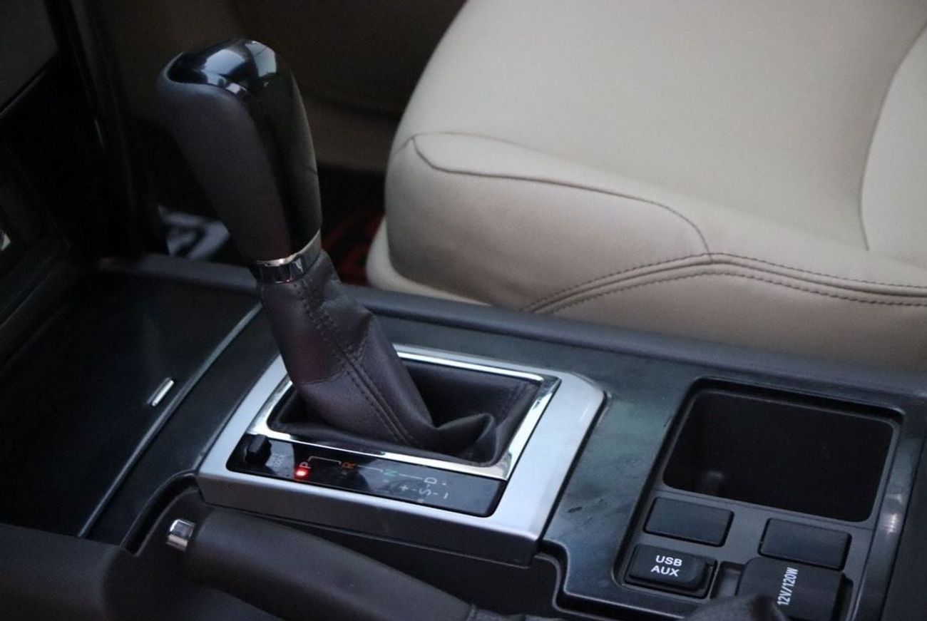 تويوتا برادو VXR 4.0L 4WD Toyota Prado VX.R / 2015 / GCC / V6 / Free Accident