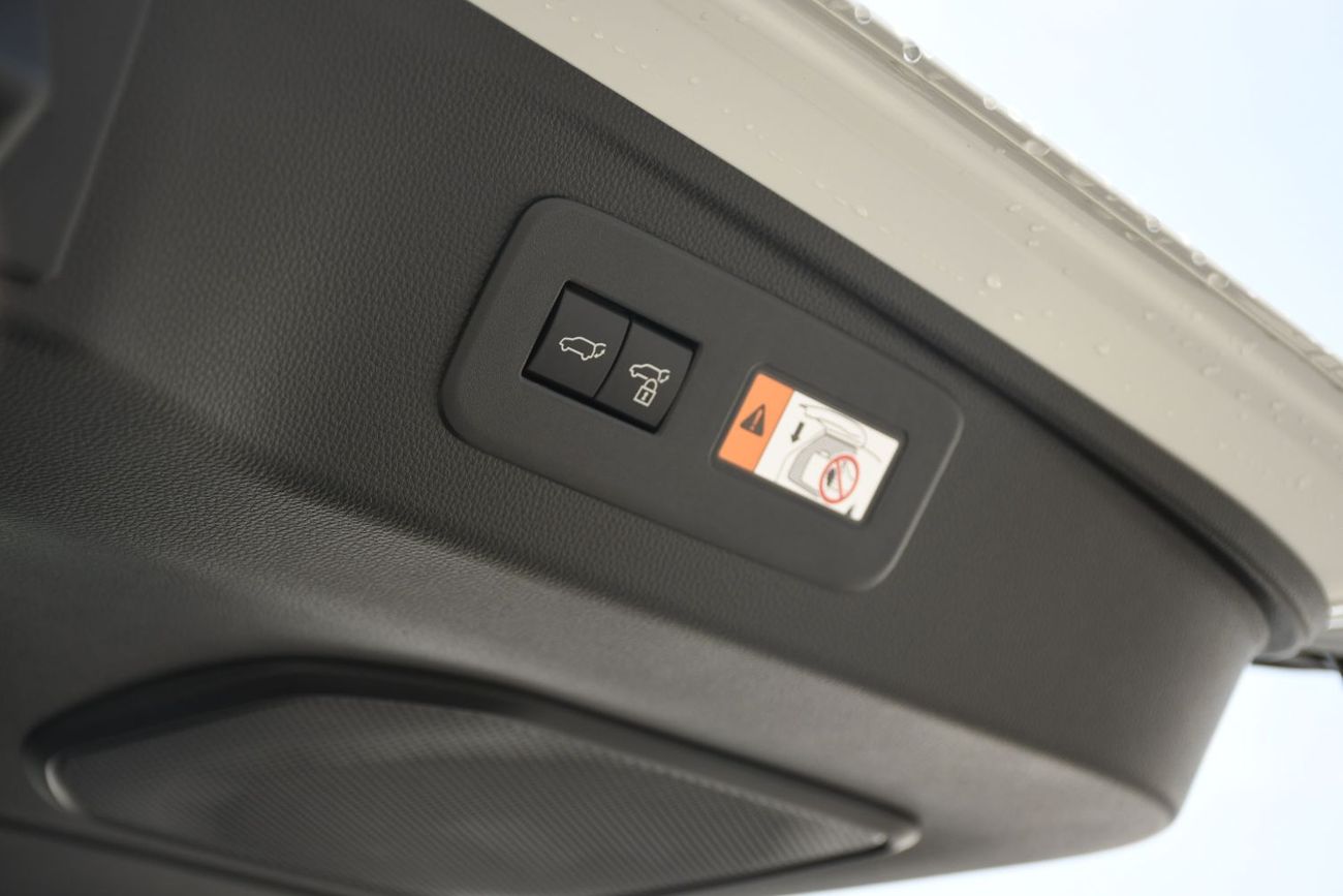 تويوتا برادو 2.4L Turbo Adventure  2 with remote start engine  (Ready Stock)