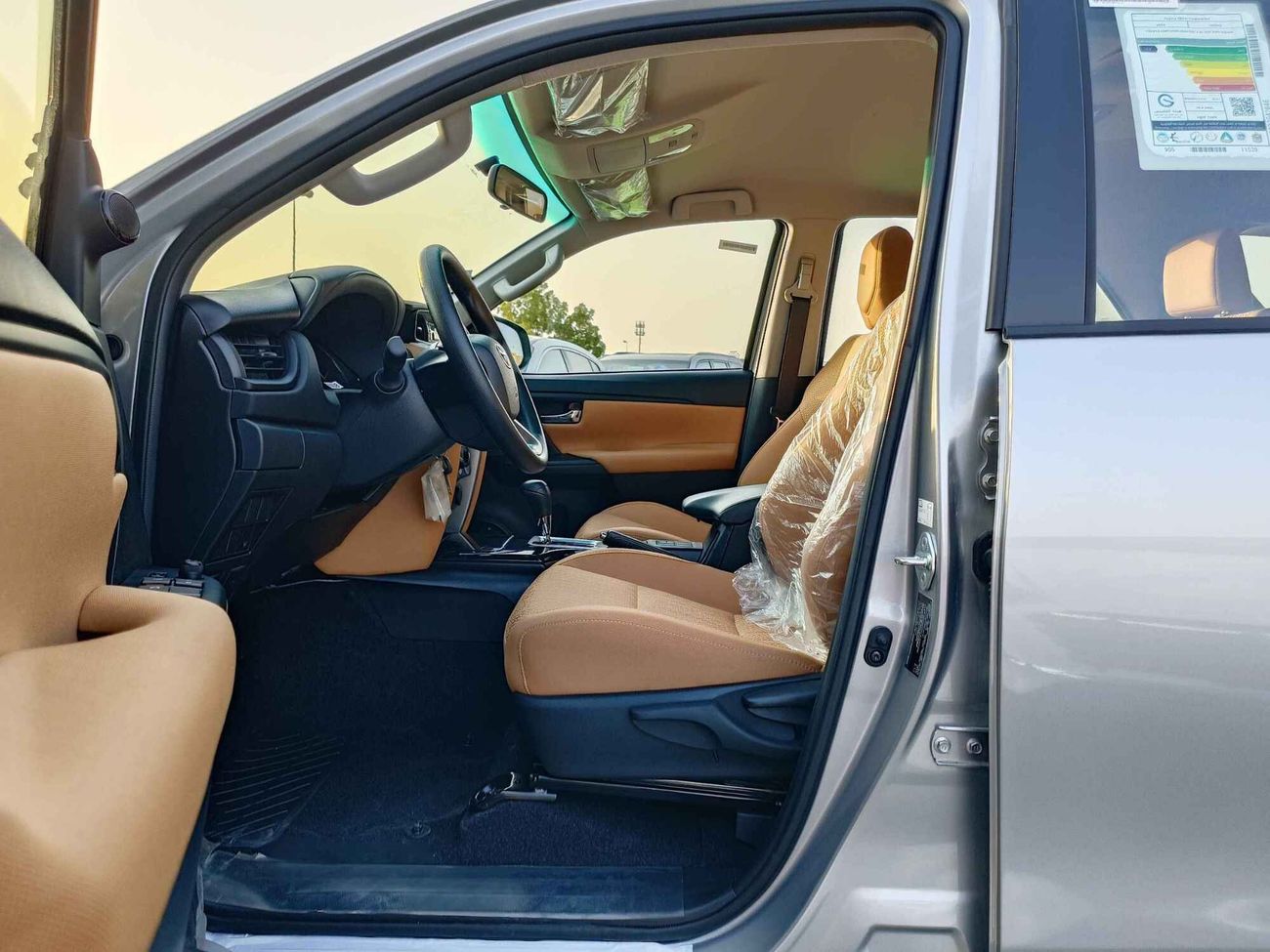 Toyota Fortuner DIESEL, 2.4L V4 / SC 8 AUDIO DISPLAY / MANUAL A.C / "17" STEEL WHEELS / 4X4 (CODE # FD24B)