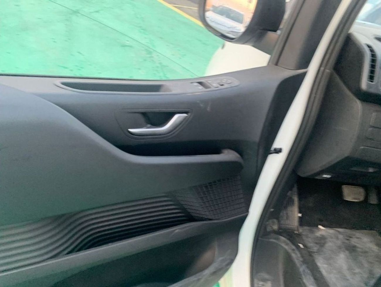 Hyundai Staria 3.5L PETROL, GCC, AUTOMATIC, CARGO, 2025