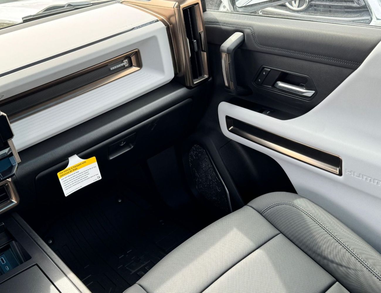 GMC Hummer EV PICKUP | 1.5L| ELECTRIC | 360* CAMERA | PANORAMIC ROOF (CODE # 69056)