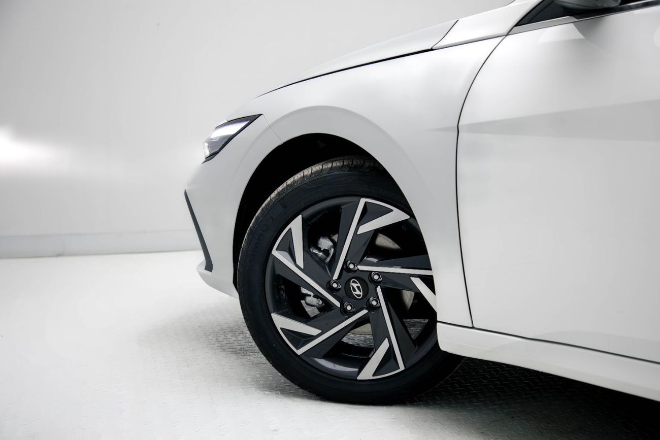 Hyundai Elantra GLX Elite 1.5L - White Inside Black | Export Only