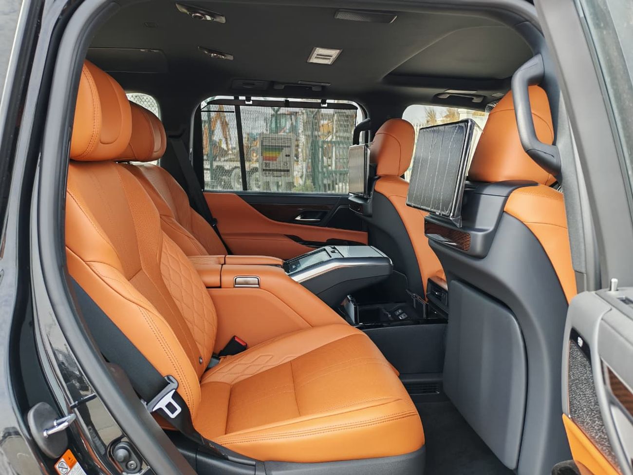 Lexus LX 700h 2026 Lexus LX700h VIP HEV (4-Seater) 3.5L V6 Twin-Turbo Hybrid A/T 4WD Export Only