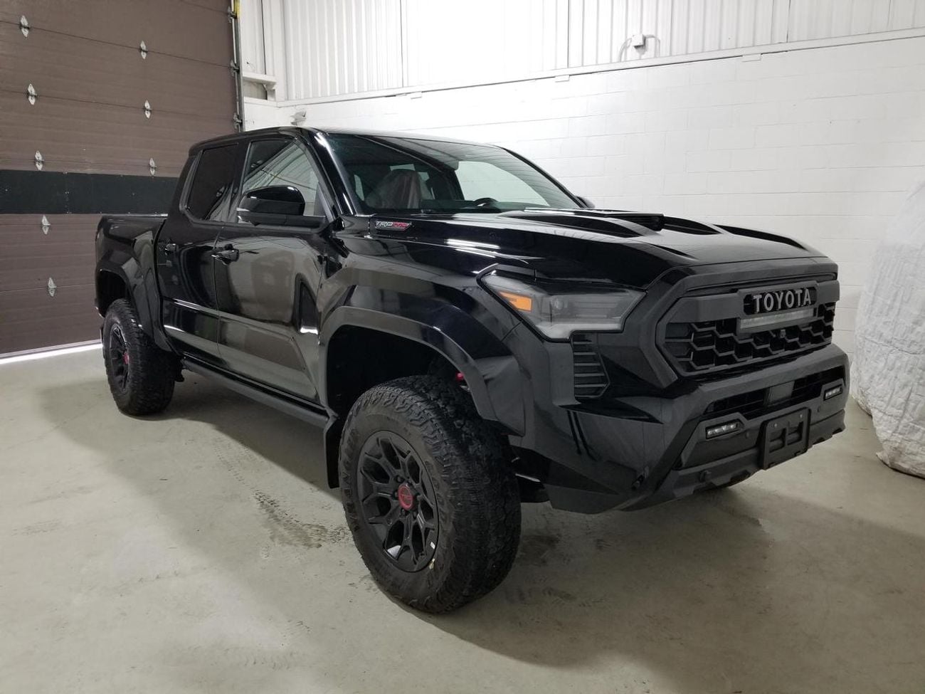 تويوتا تاكوما TRD PRO IFORCE MAX HYBRID