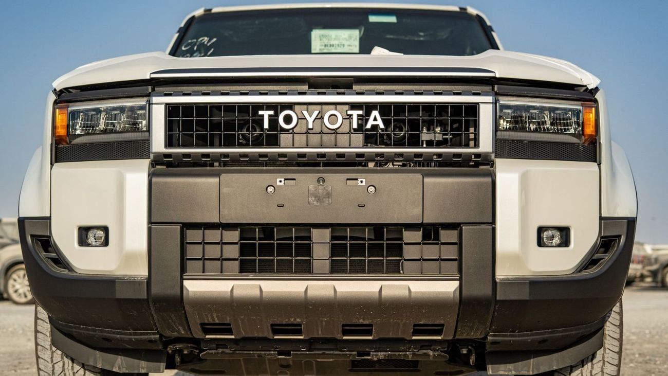 تويوتا برادو 2.7L 4-cylinder inline petrol, 4 door, 7 seats