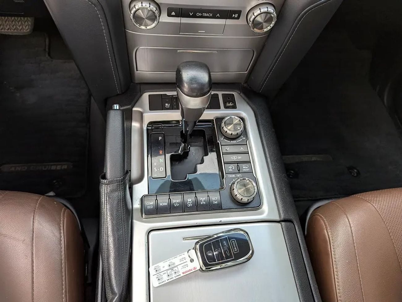 تويوتا لاند كروزر VXR Grand Touring GCC V8 Full Option TOP Very Premium Condition