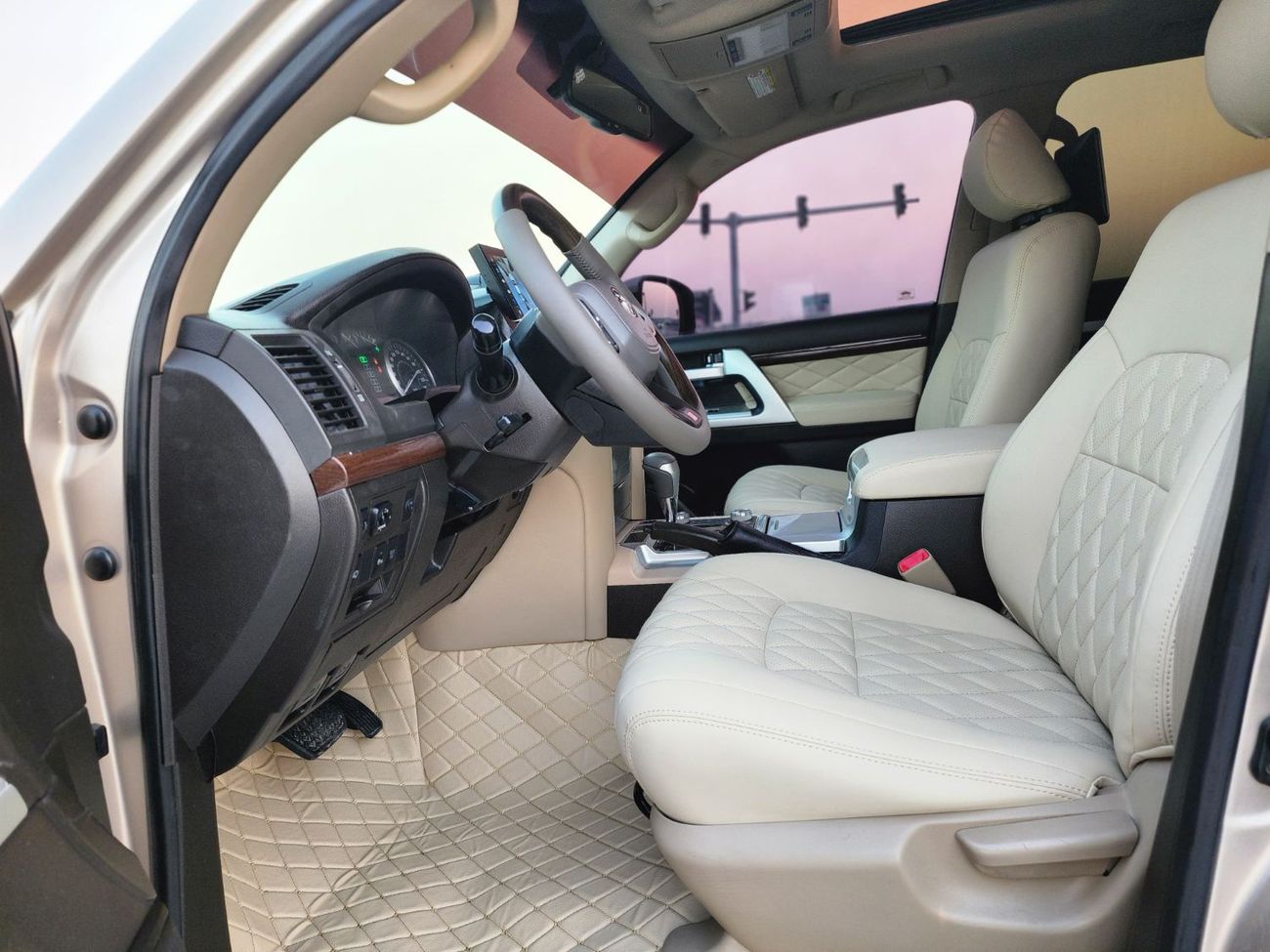 Toyota Land Cruiser GXR V8 MODEL 2010 UPGRADE 2024