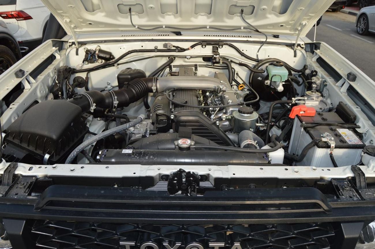 تويوتا لاند كروزر بيك آب 79 SC 4.2 MT Diesel V6 2026