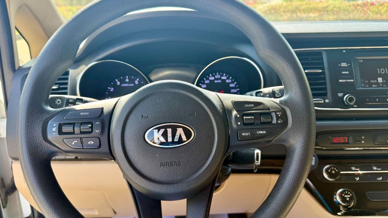 Kia Carnival EX 3.3L