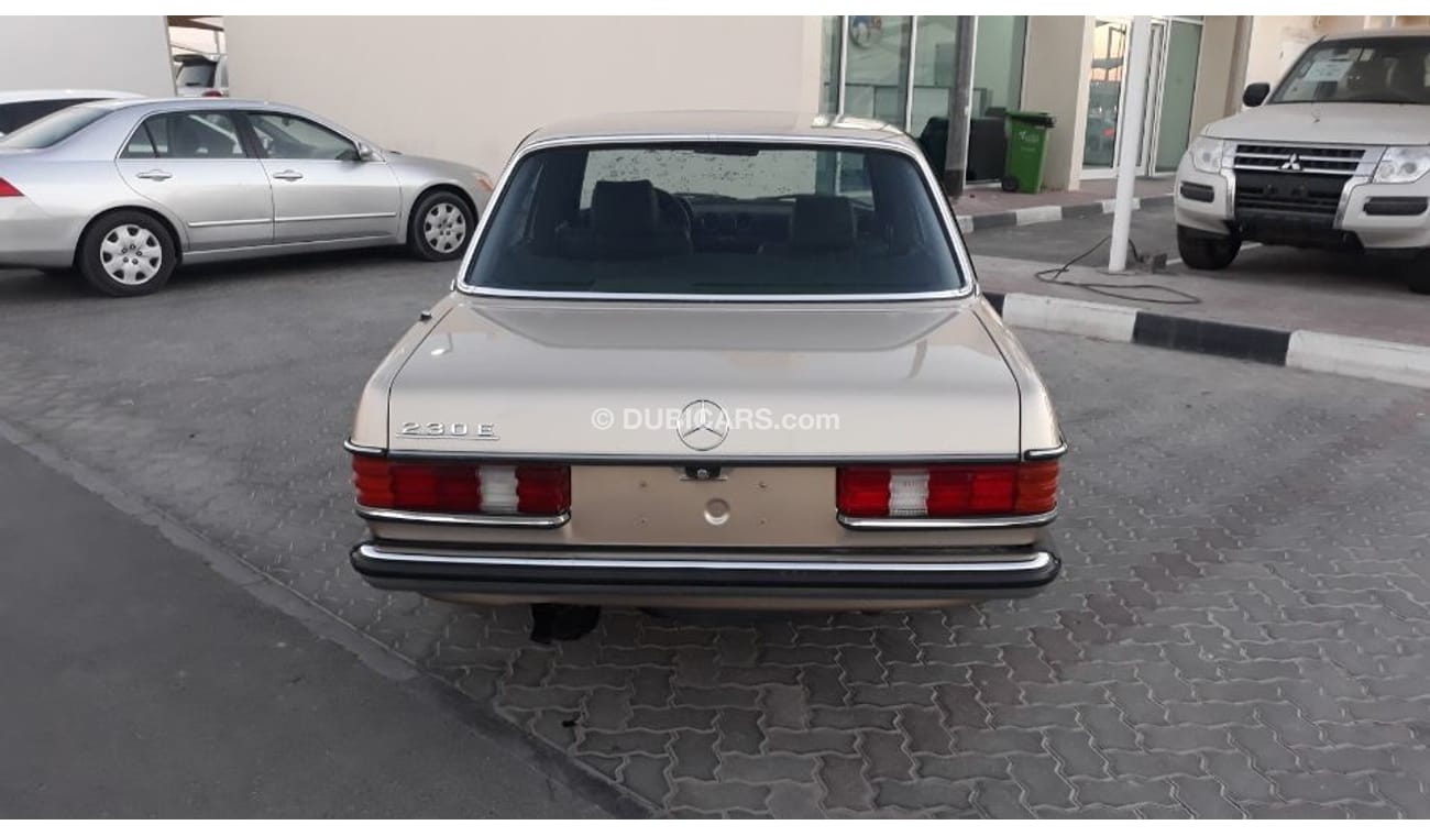 Mercedes-Benz 230 E 1984 Mercedes Full options with sunroof A.C. Manuel Gear