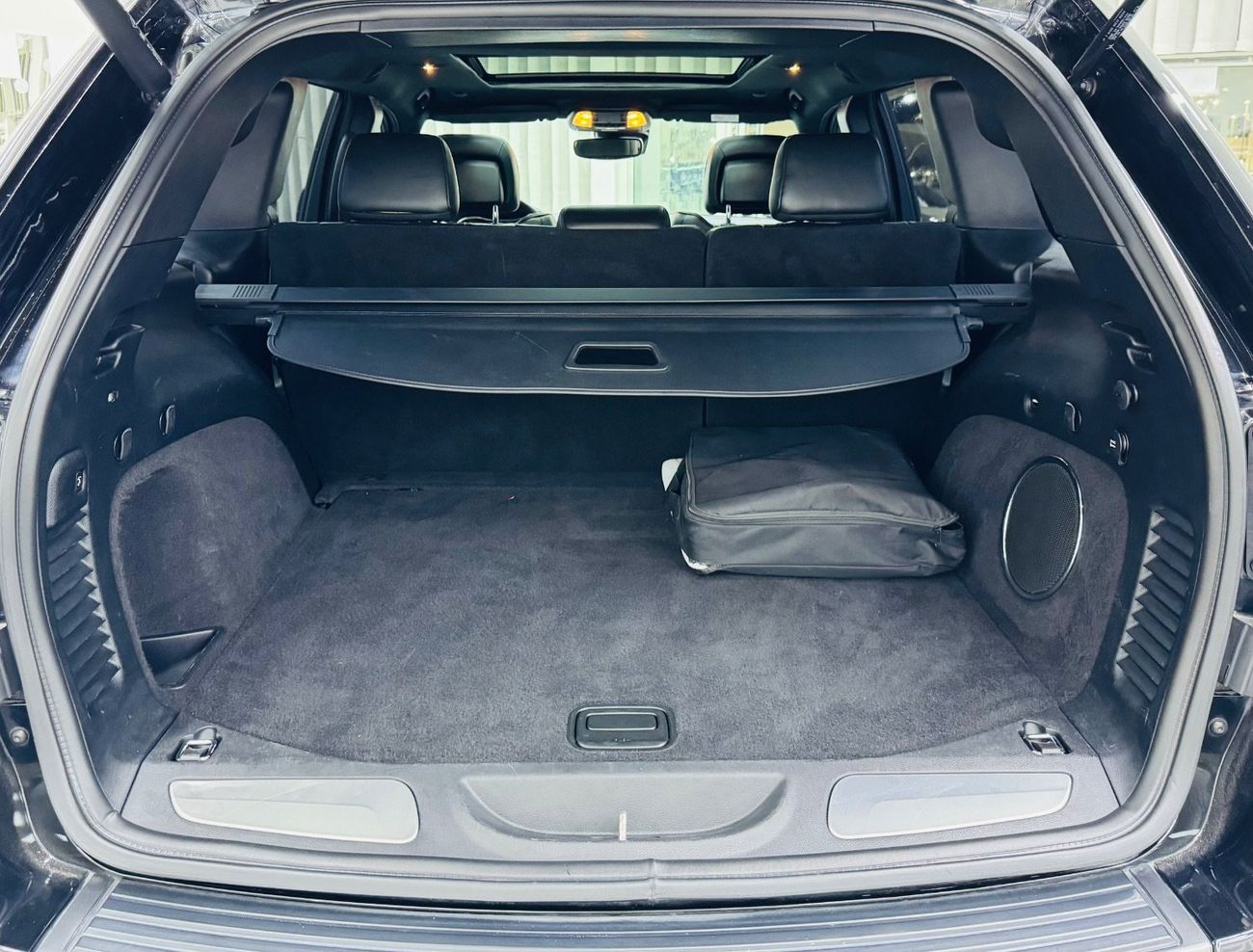 جيب جراند شيروكي Overland 3.6L