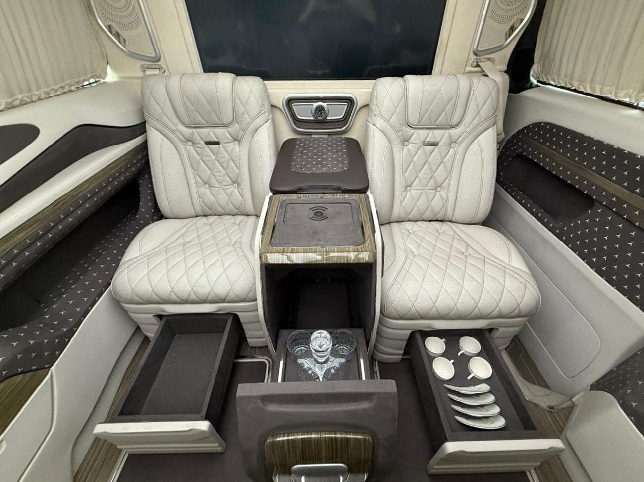 Mercedes-Benz V 250 2.0L in LEFT HAND DRIVE (LOCAL)