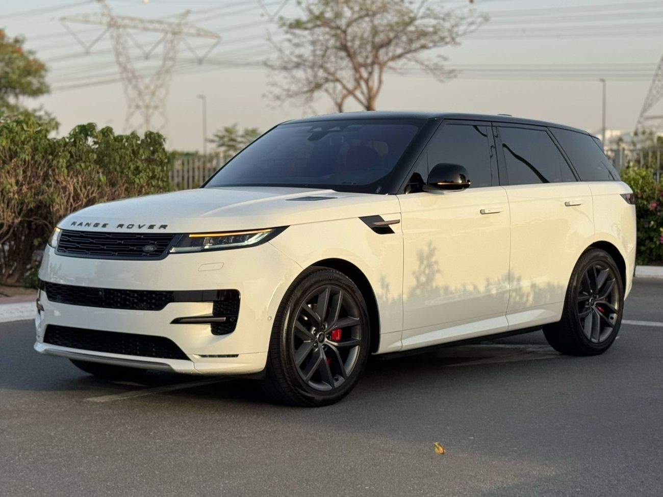 لاند روفر رينج روفر سبورت Dynamic HSE P400 3.0L GCC SPEC UNDER WARRANTY AND SERVICE CONTRACT