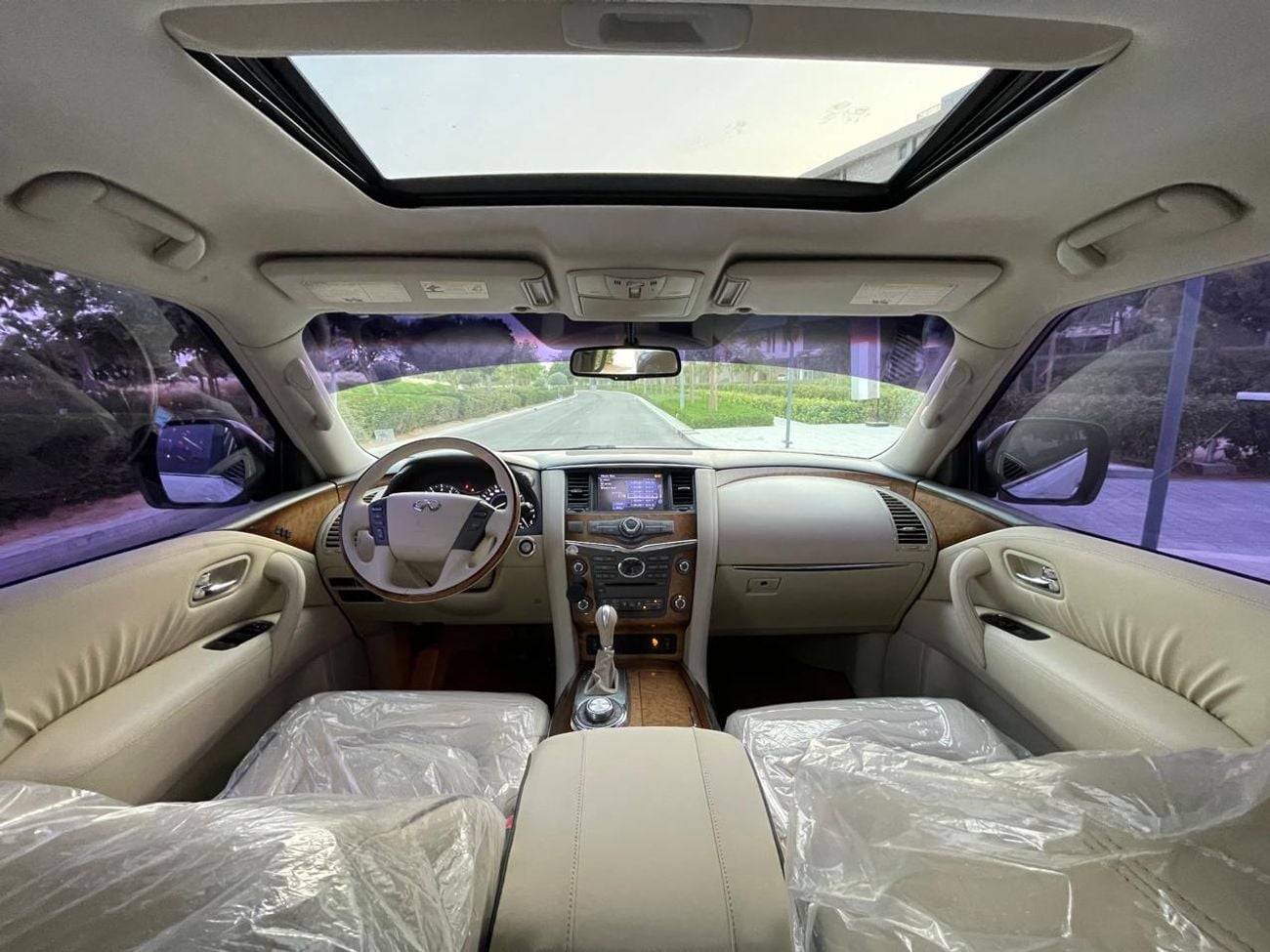 Infiniti QX56 LUXURY