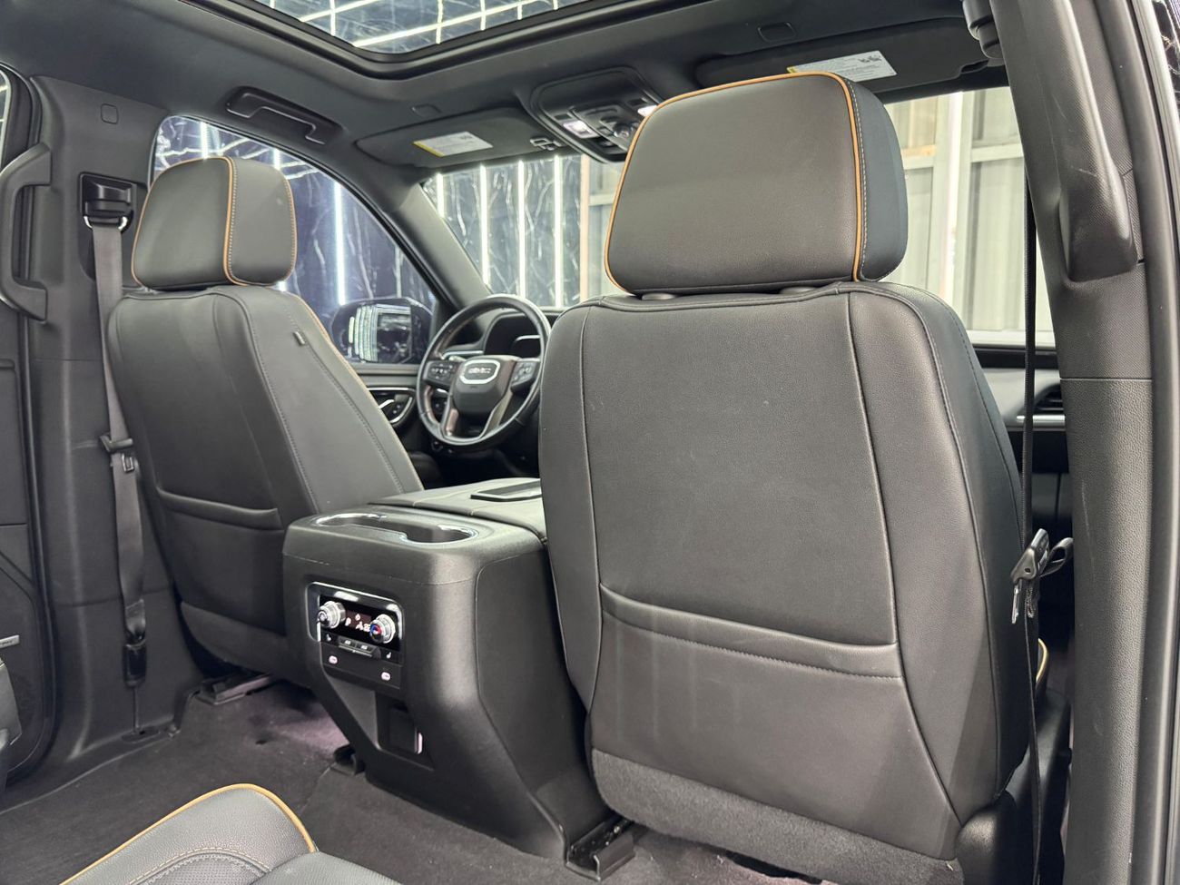 GMC Yukon 5.3 V8 AT4 (AWD) 2022 GMC Yukon, Warranty, VIP Seats, 7 Seater, Excellent Condition, 355HP