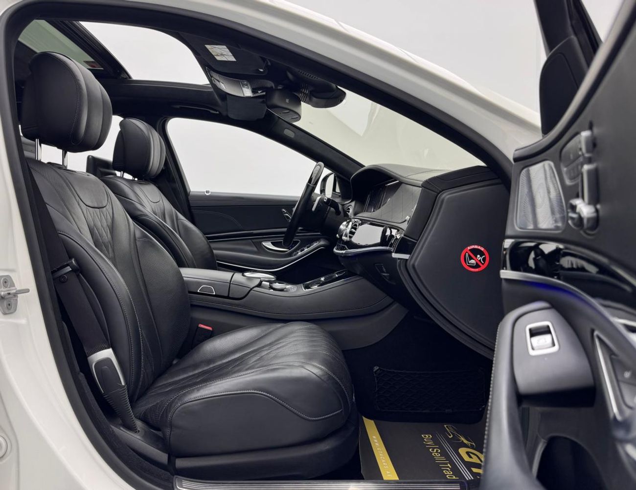 Mercedes-Benz S 500 AMG 4.7L 2015 Mercedes-Benz S500 AMG, Mercedes Service History, Excellent Condition, GCC