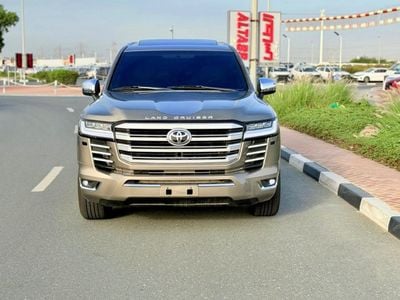 تويوتا لاند كروزر GXR Toyota landcuriser V6 Years 2021 upgrade inside and outside 2025 4.0 L full option petrol