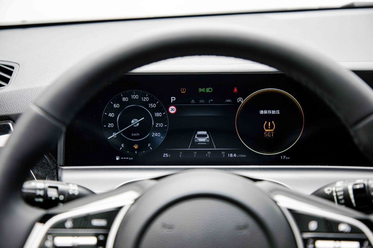 كيا سيلتوس Premium 1.5L - White & Black Inside Black | Export Only