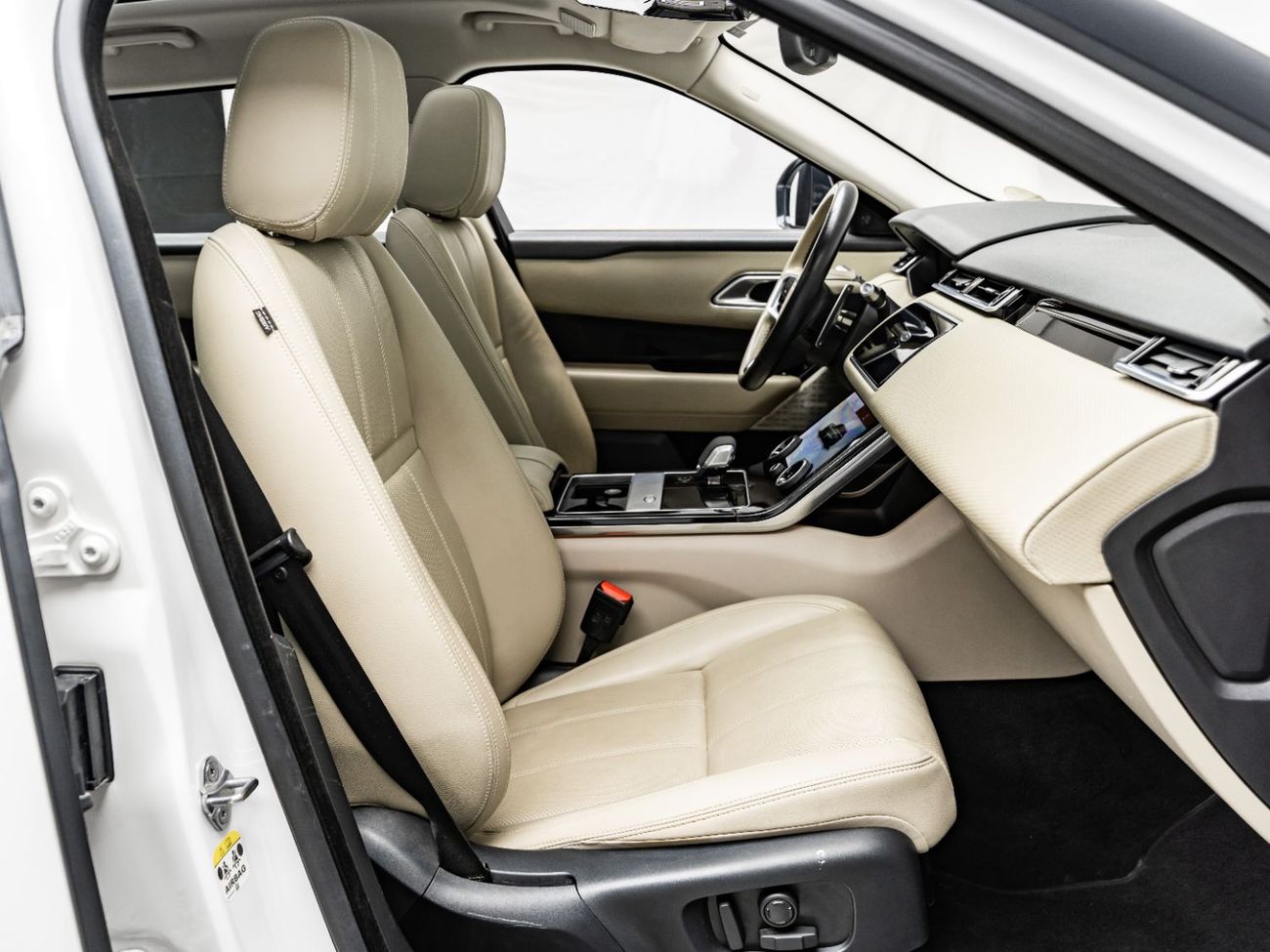 لاند روفر رينج روفر فيلار P250 R-Dynamic SE 2.0L