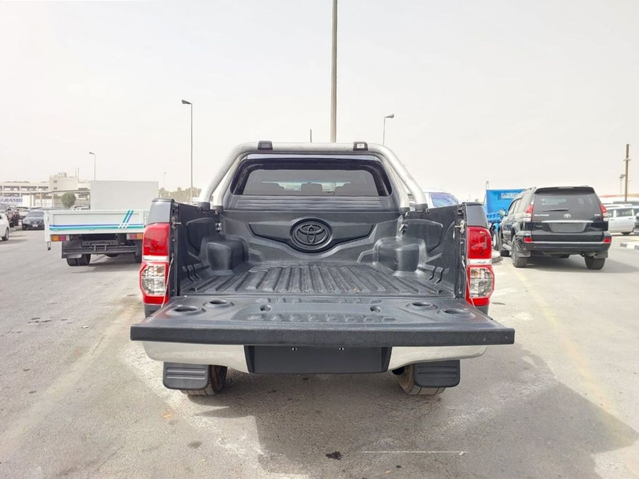 Toyota Hilux TOYOTA HILUX PICKUP RHD 2014 MODEL 3.0 L DIESEL AUTOMATIC(PM49778)