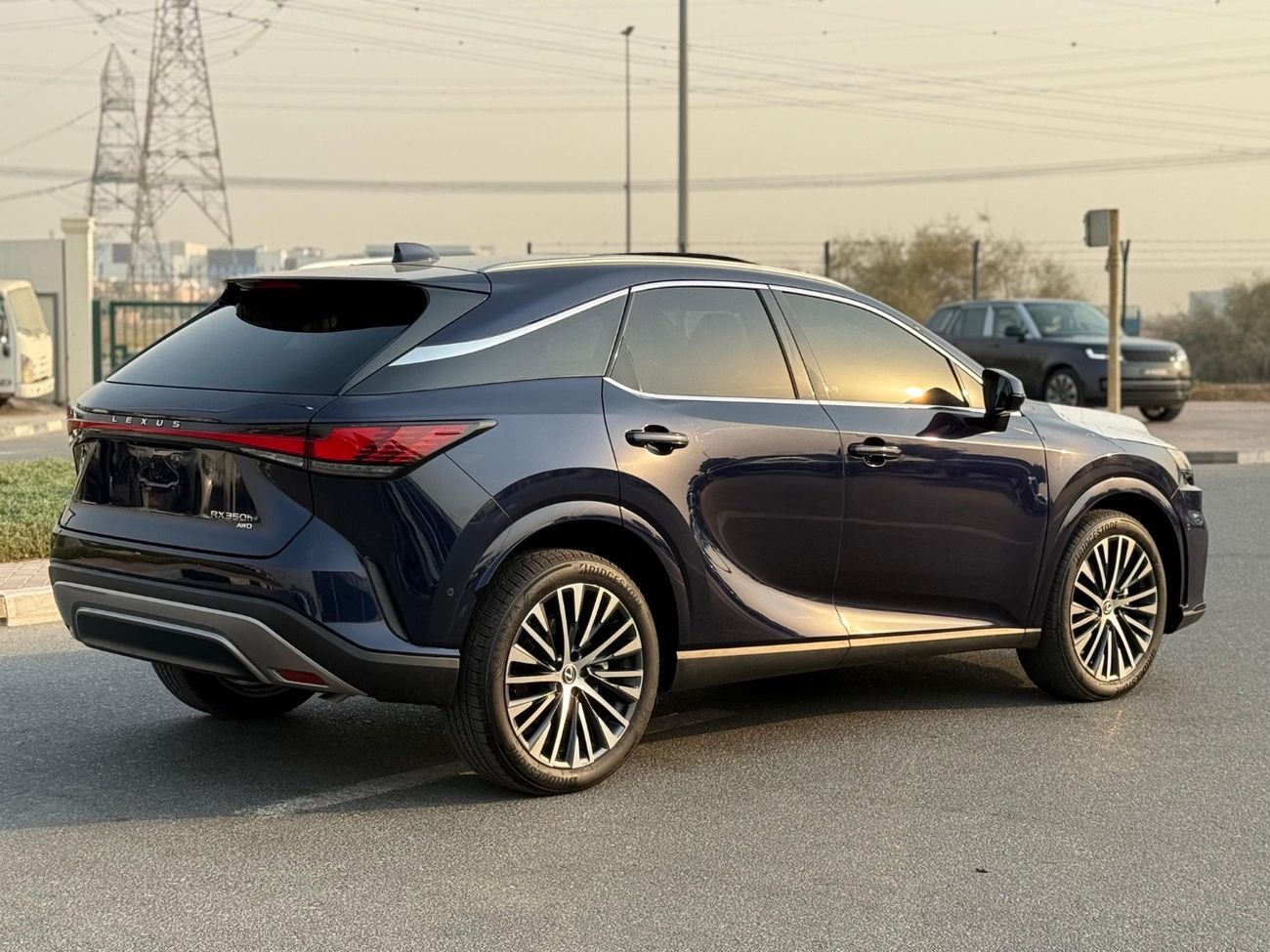 Lexus RX350h Hybrid Base 2.5L Hybrid Base Full Option 2.5L