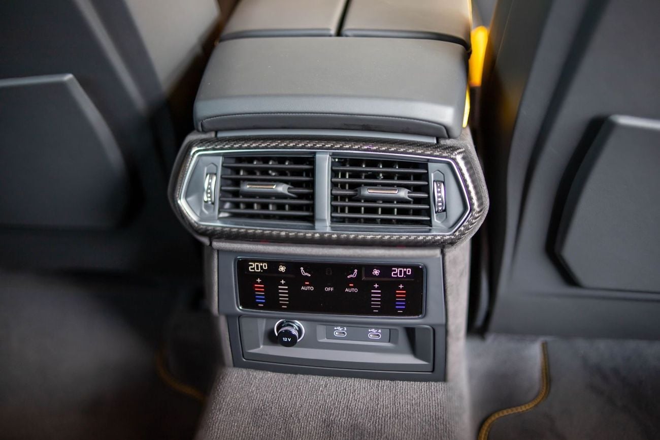 لامبورغيني اوروس Lamborghini Urus SE | 2025 | 0 km | Carbon Fiber