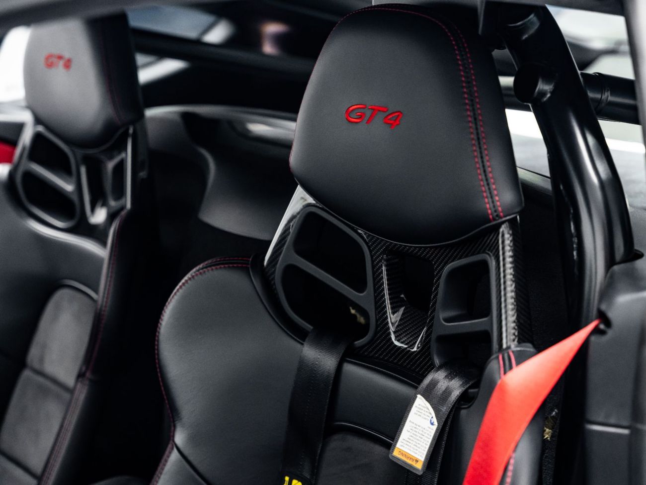 بورش كايمان 718 GT4 4.0L (414 HP) M/T