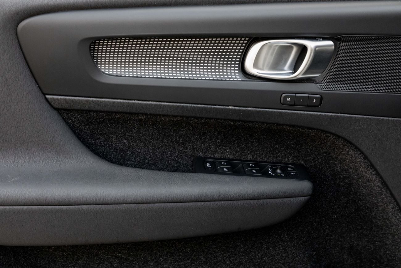فولفو XC 40 CORE XC40 Core | 2,253 P.M | 0% Downpayment | VOLVO WARRANTY!