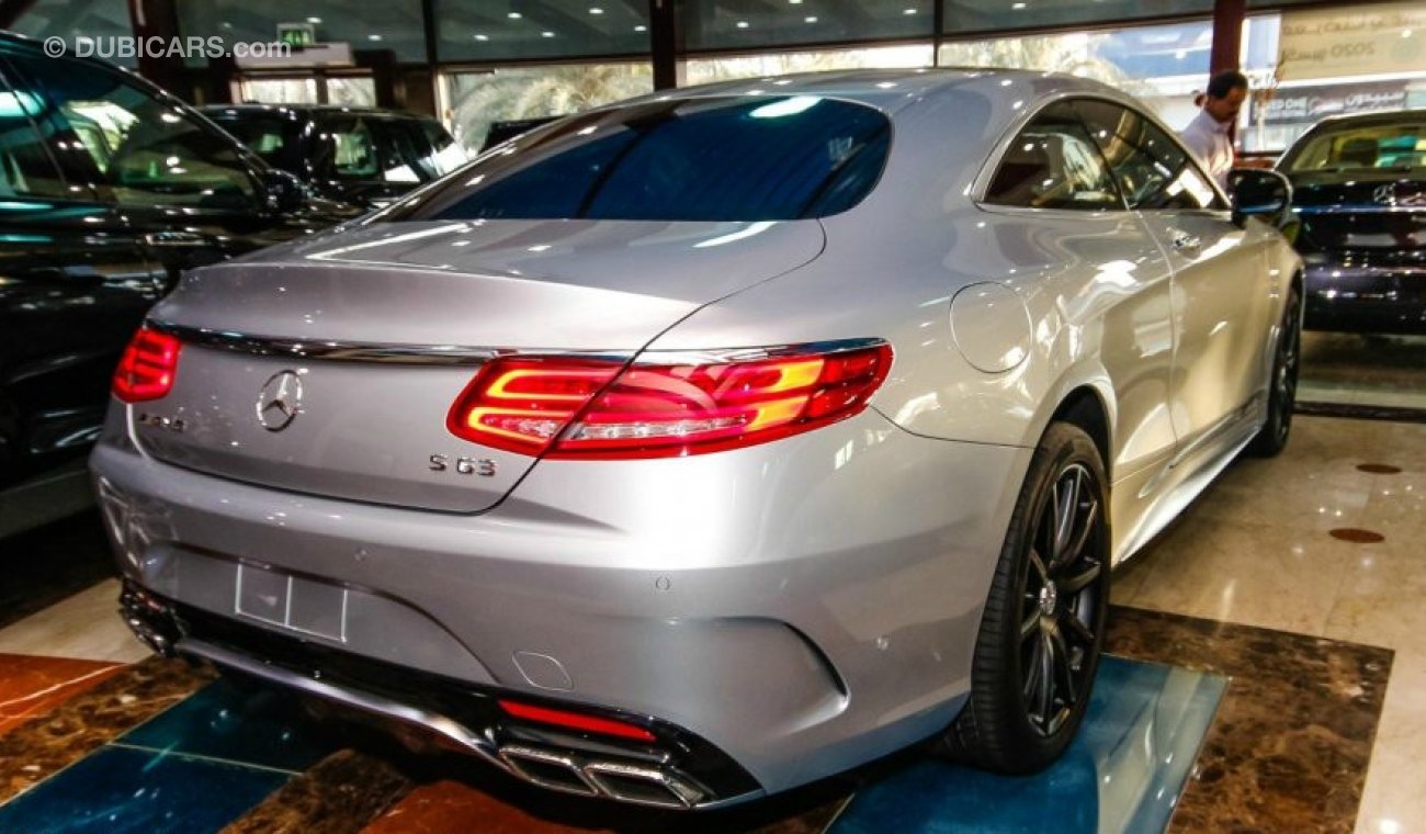 Mercedes-Benz S 63 AMG Coupe V8 Biturbo