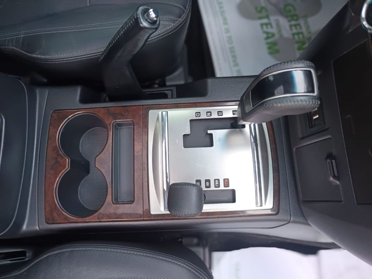 ميتسوبيشي باجيرو GLS Highline 3.8L full option