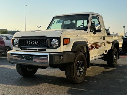 تويوتا لاند كروزر بيك آب 4.0 L V 6 4x4 d lock