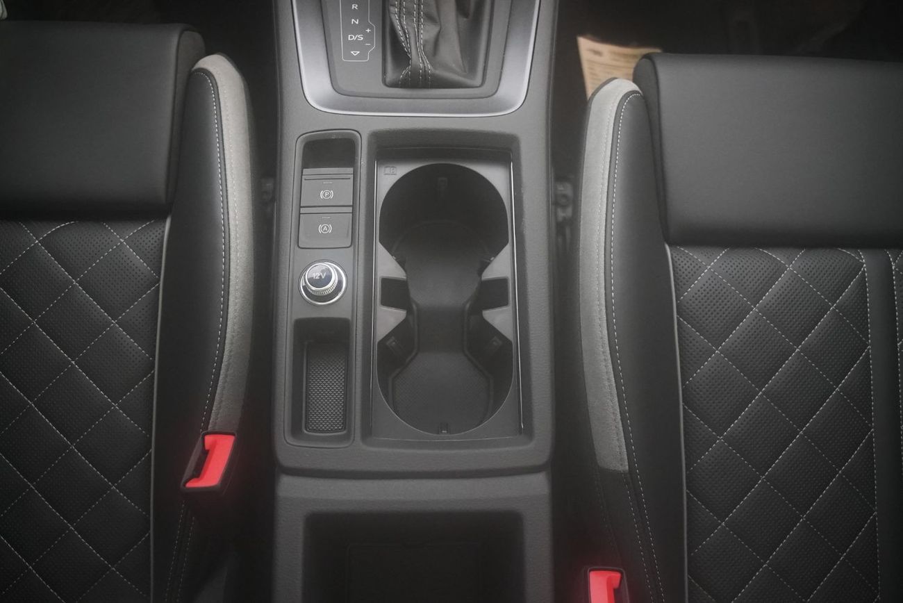 Audi Q3 2024 Audi Q3 40TFSI SUV 2.0L White 0Km