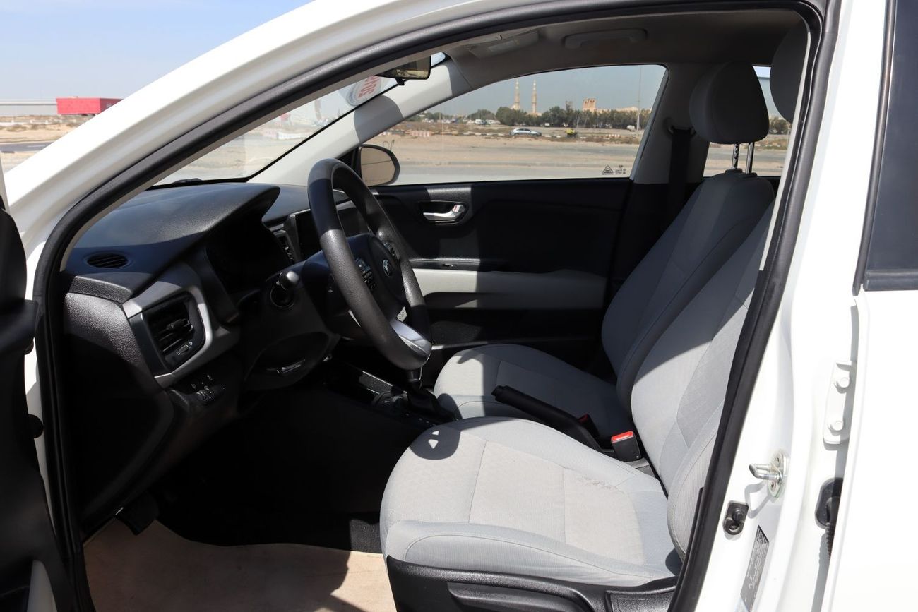 Kia Rio EX 1.4L (100 HP) Hatchback