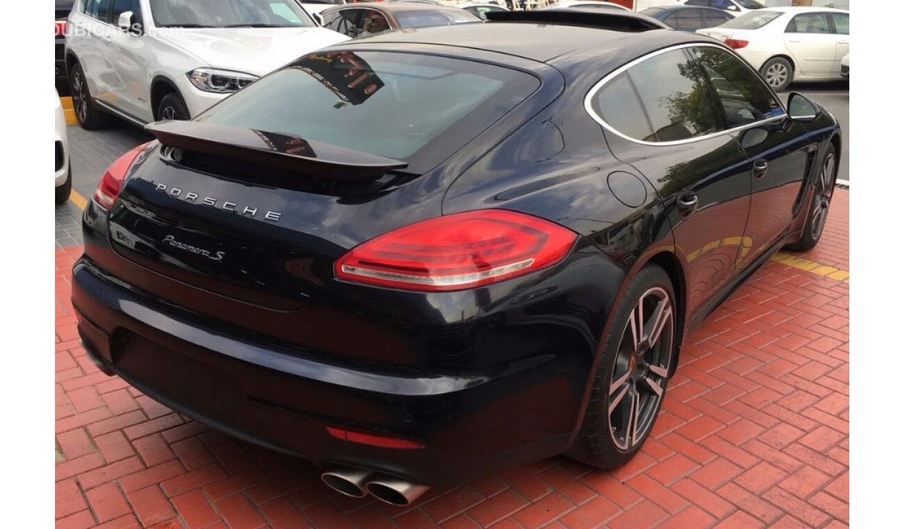 Porsche Panamera S Full Options with 2 years of warranty from porsche