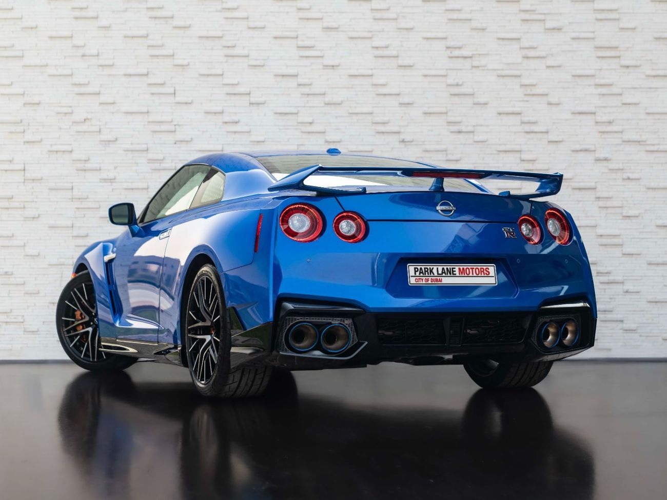 نيسان جي تي ار Premium 3.8L (2 Seater)