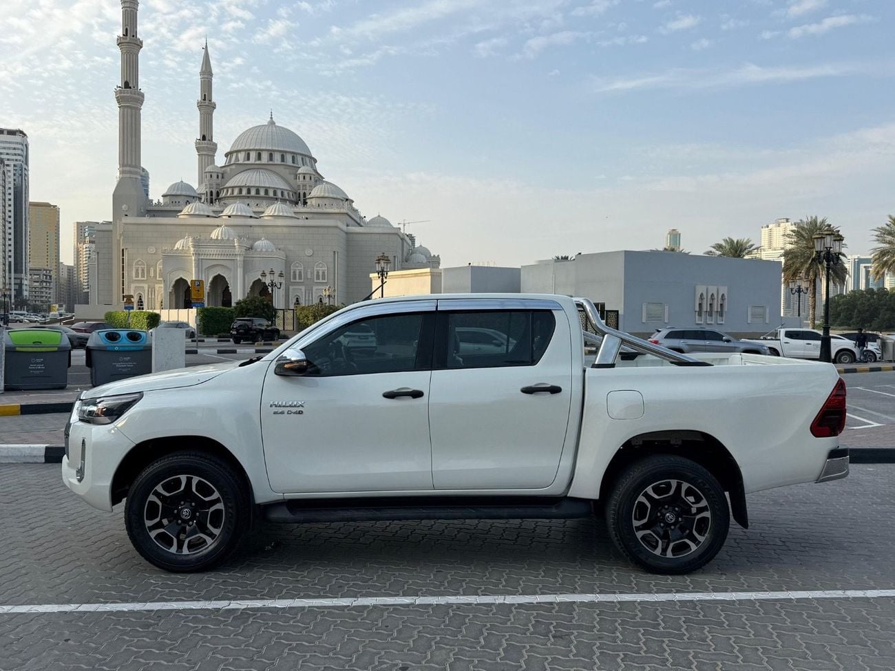 Toyota Hilux SR5 shape