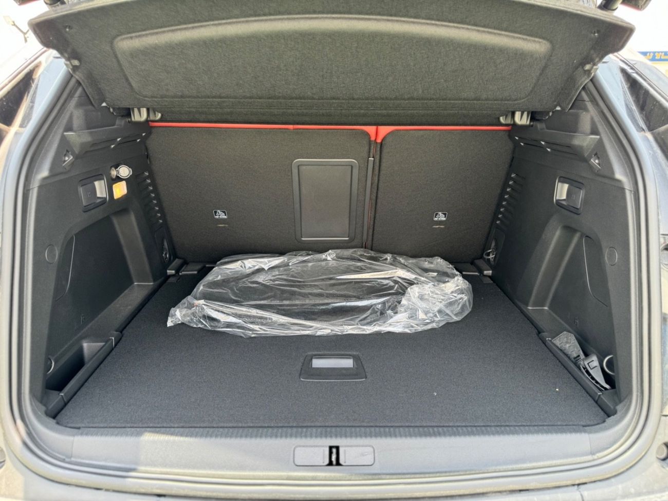 Peugeot 3008 PEUGEOT 3008 GT - 1.6T -  (2025 MODEL) GCC specs