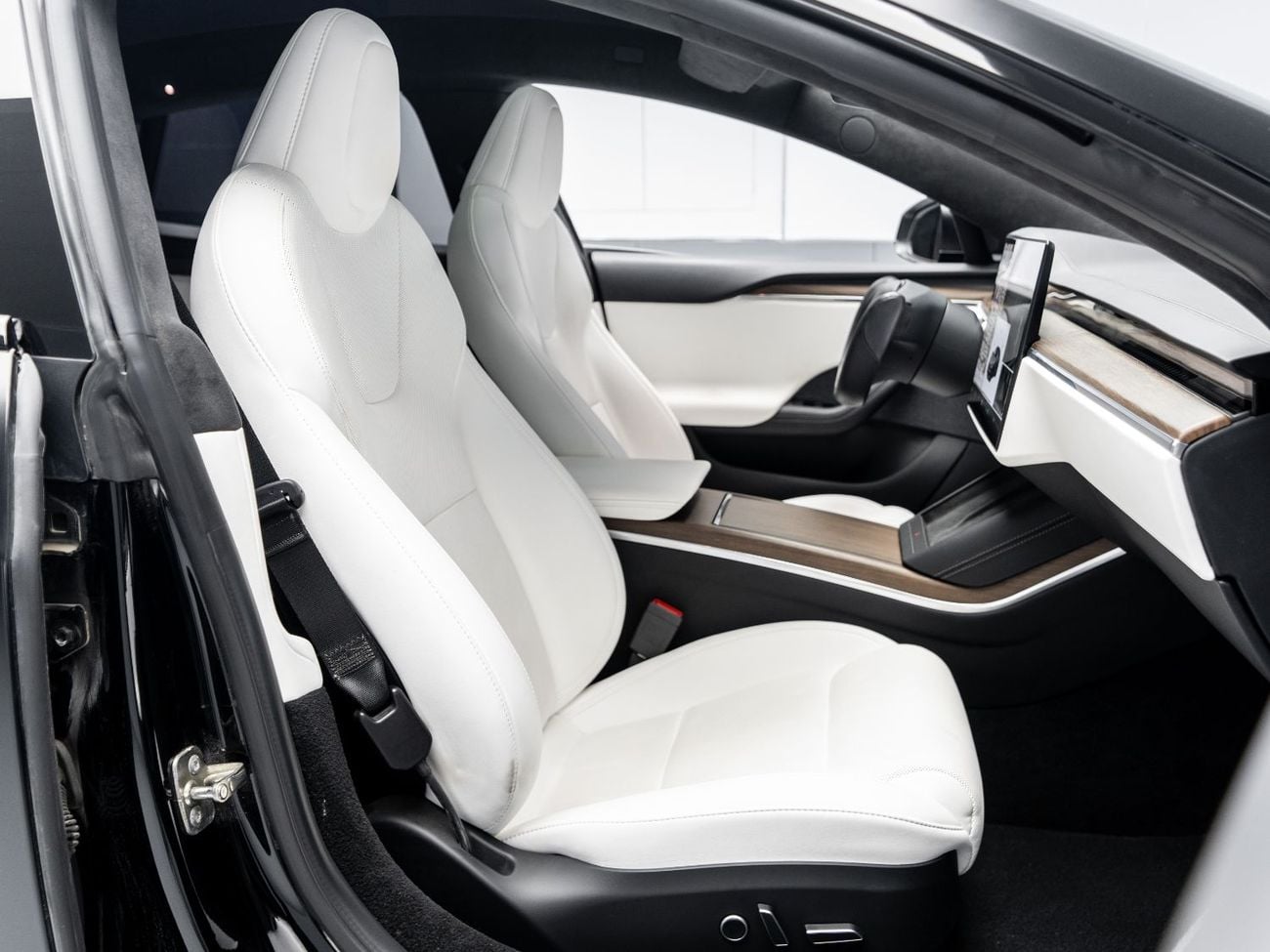 تسلا Model S Long Range (AWD) 2023 Tesla Model S Performance, 100kWh, 4WD, 670bhp, Single Speed Automatic